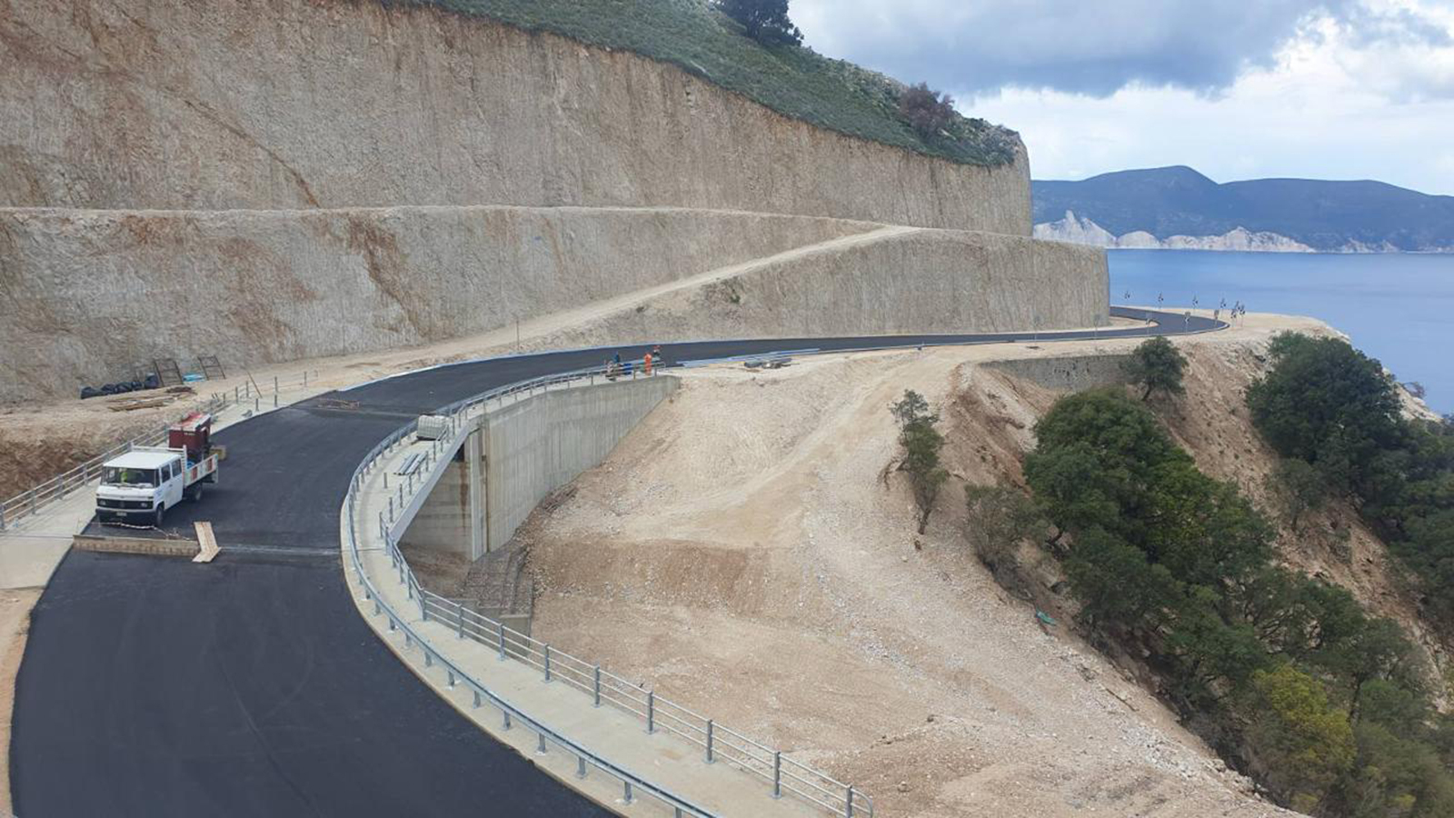 Παραδόθηκε και πάλι σε κυκλοφορία η γέφυρα Χειμωνικού